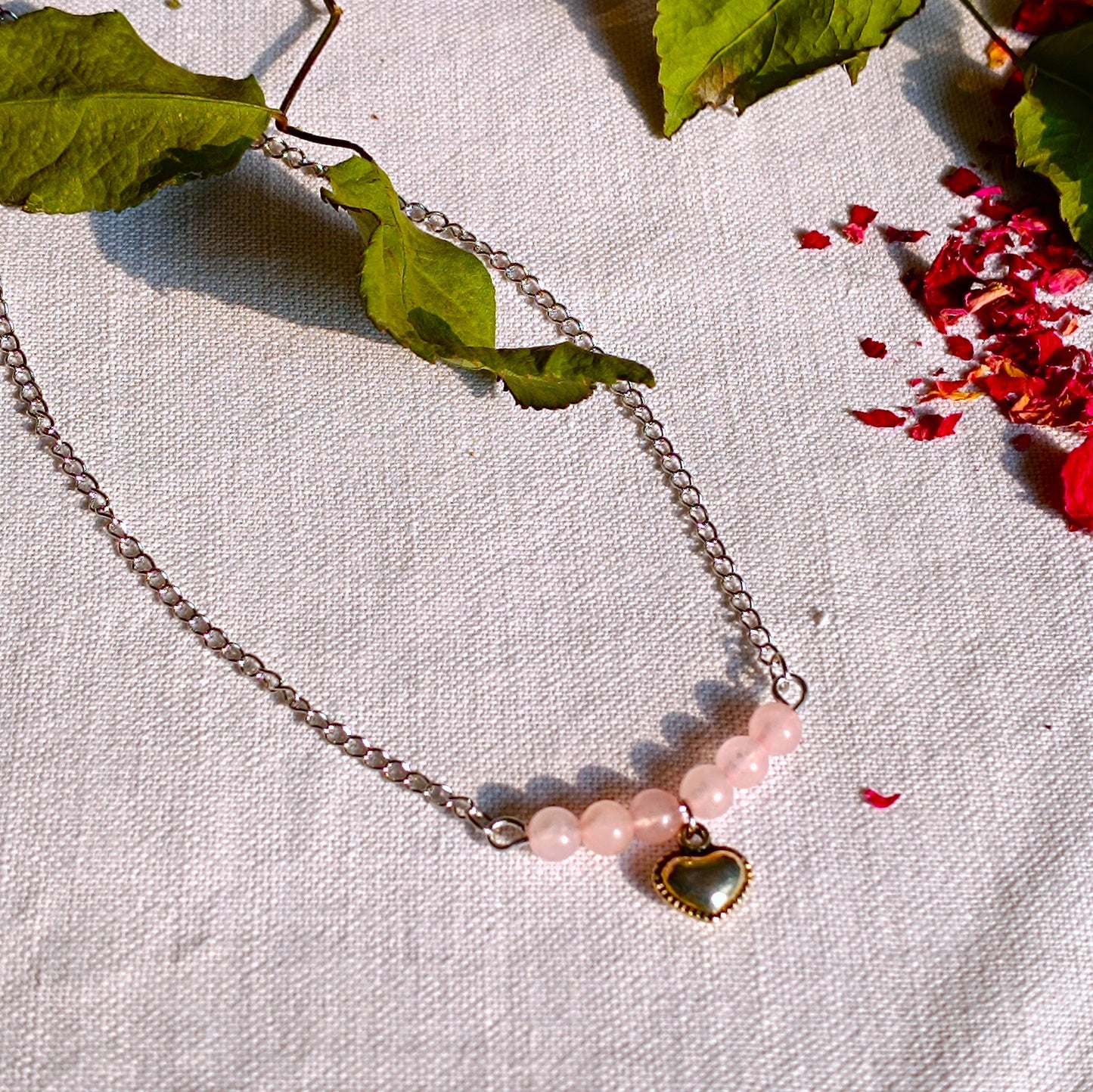 COLLANA CON CRISTALLI IN QUARZO ROSA