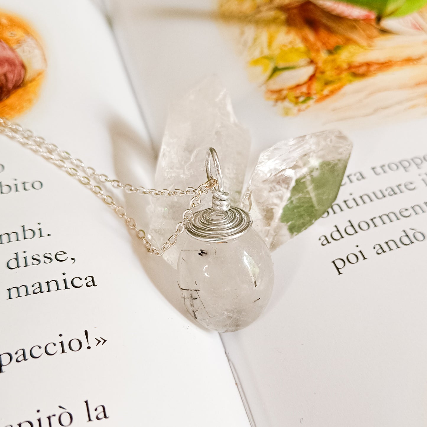 COLLANA CON CRISTALLO IN QUARZO TORMALINATO